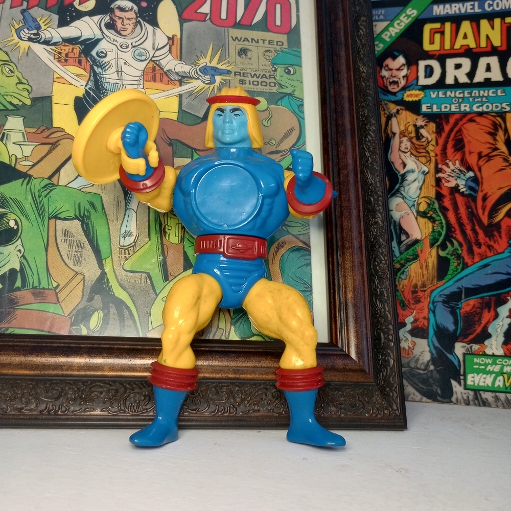 MOTU Sy-Klone He-Man Masters Of The Universe Action Figure Shield 1984 Mattel